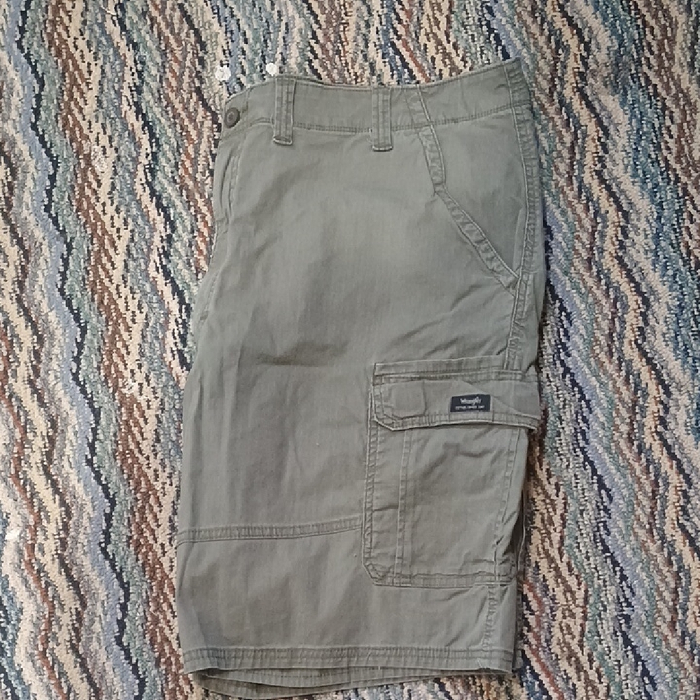 Men's Green Cargo Shorts